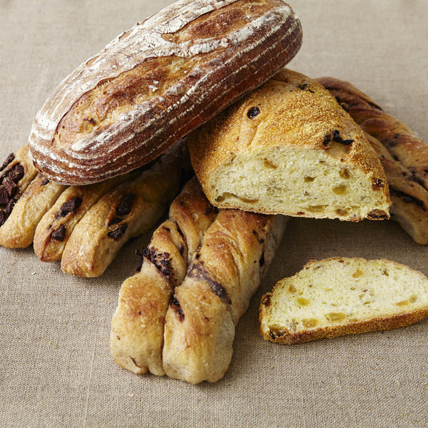 Semolina with Golden Raisins and Fennel Loaf